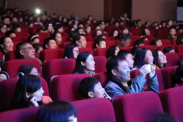 與披頭士樂隊(duì)隔空同奏德國國寶博蘭斯勒鋼琴-德國歐米勒孖寶瘋狂鋼琴總動(dòng)員中國站完美落幕