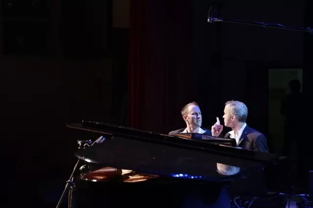 與披頭士樂隊(duì)隔空同奏德國國寶博蘭斯勒鋼琴-德國歐米勒孖寶瘋狂鋼琴總動(dòng)員中國站完美落幕